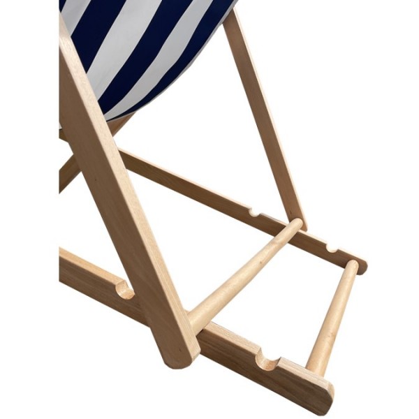 Chaise longue rayée (transat de plage)